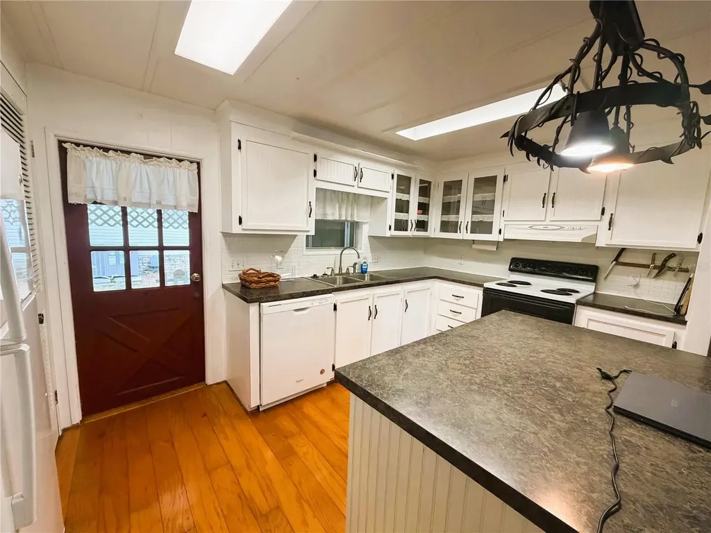 127 Royal Palm Drive Leesburg FL 34748