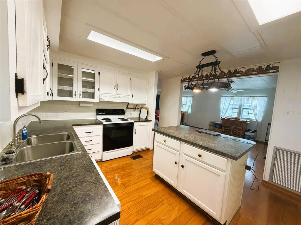127 Royal Palm Drive Leesburg FL 34748