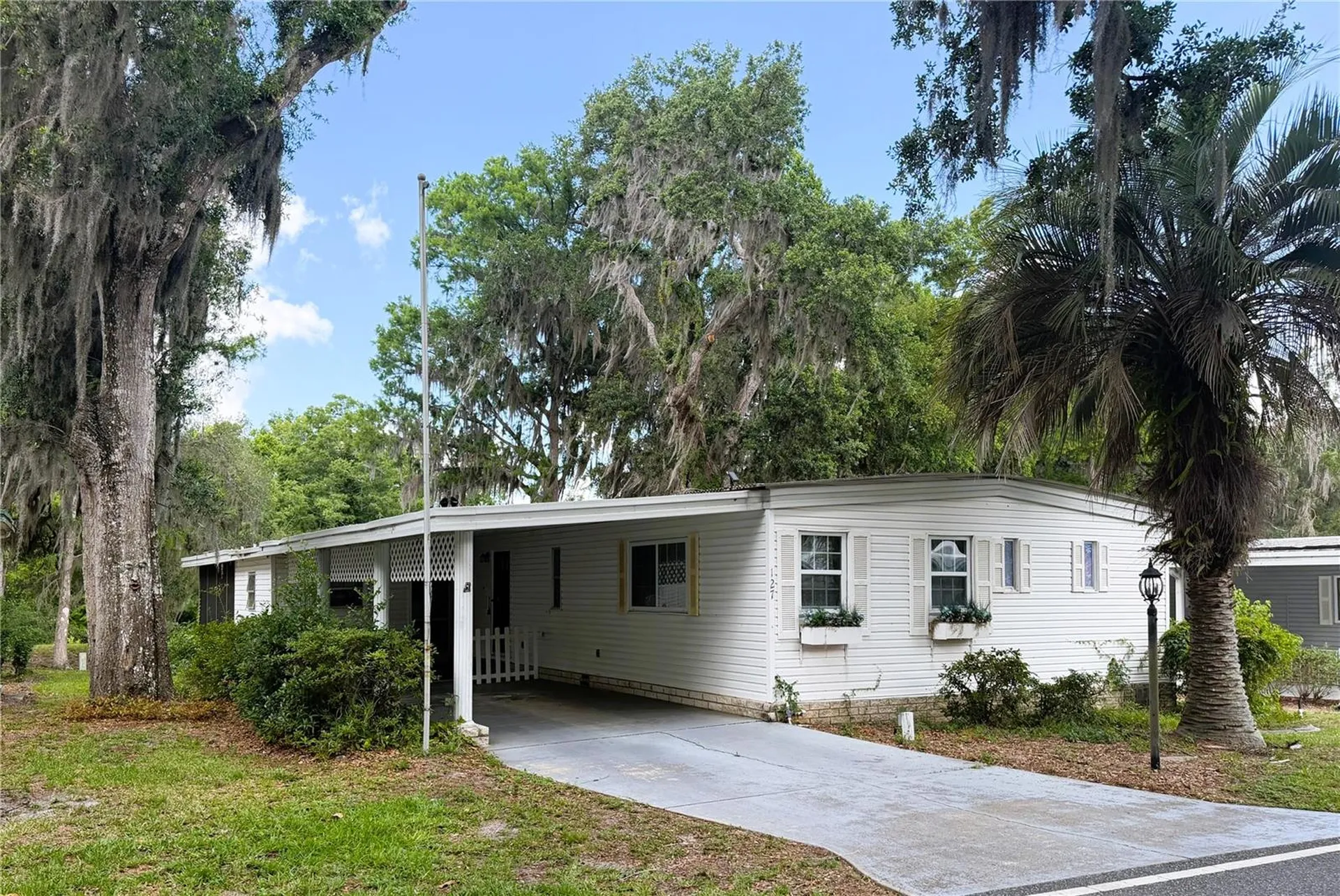 127 Royal Palm Drive Leesburg FL 34748