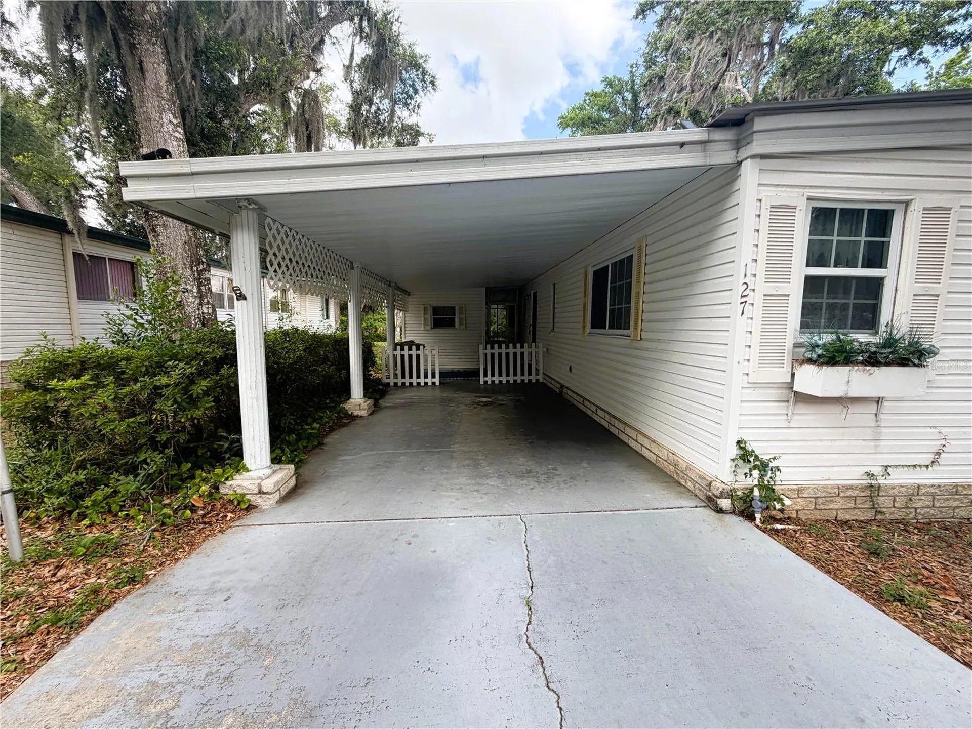 127 Royal Palm Drive Leesburg FL 34748