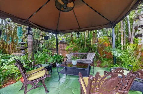 652 8th Avenue N St Petersburg FL 33701