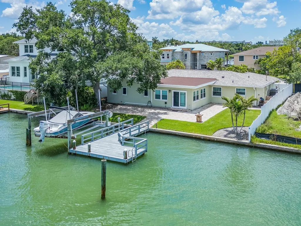 40 Sunset Bay Drive Belleair FL 33756