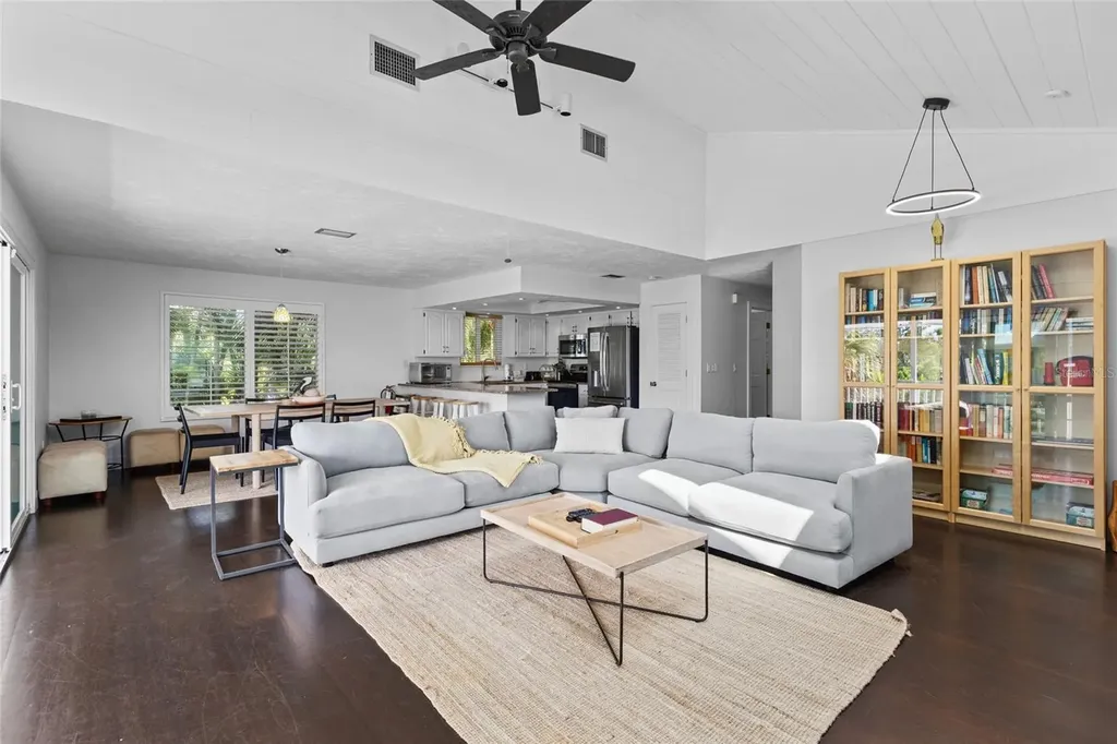 315 Spring Avenue Anna Maria FL 34216