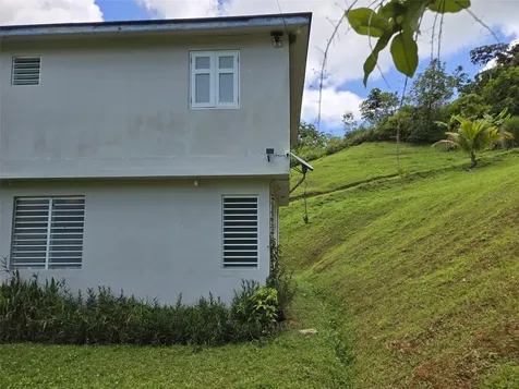 Carr 813 Km 2.5 Int Naranjito PR 00719