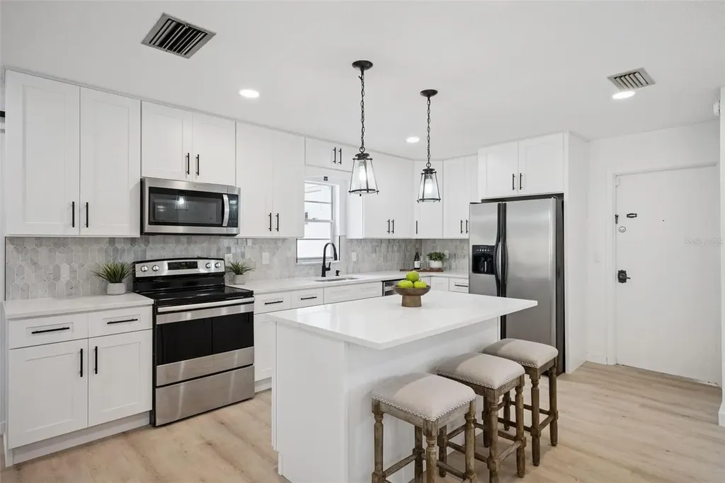 2713 Yucca Street Orlando FL 32807