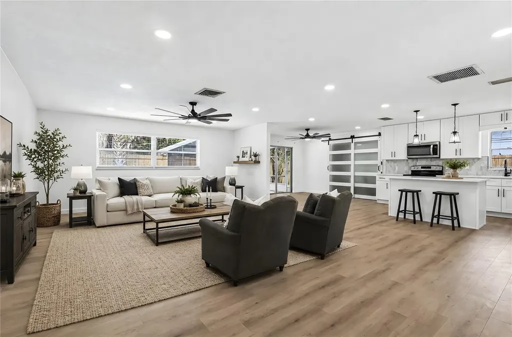 2713 Yucca Street Orlando FL 32807