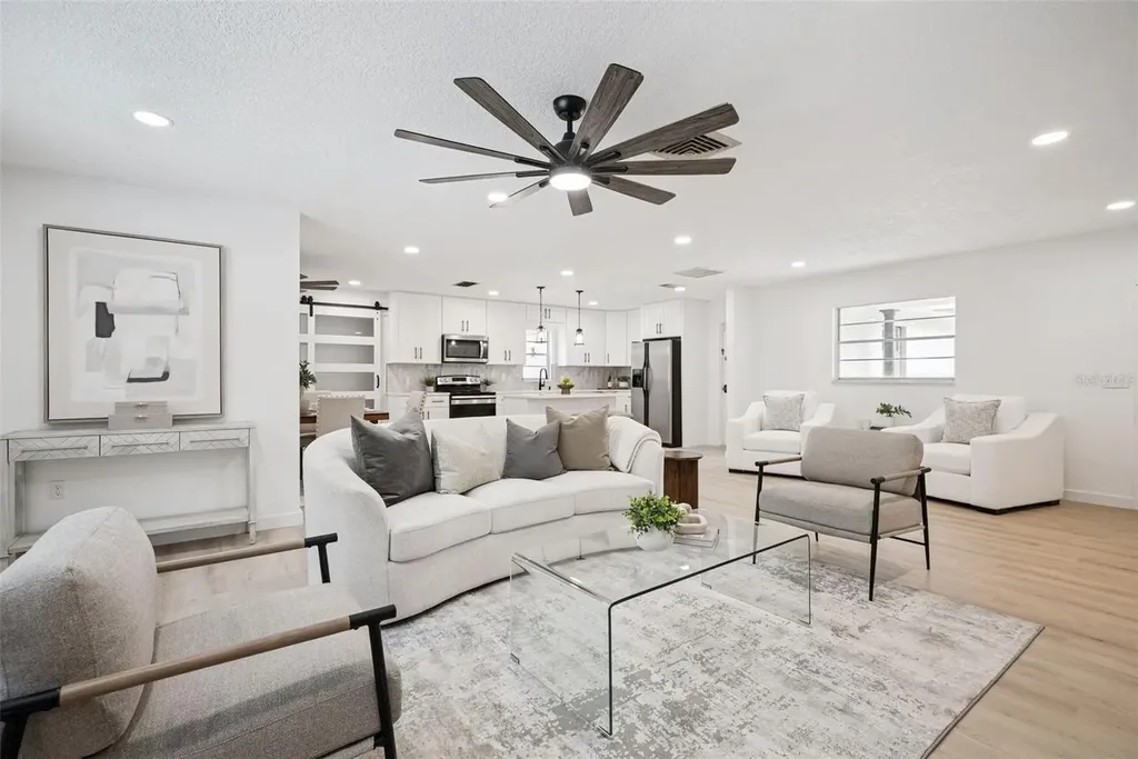 2713 Yucca Street Orlando FL 32807
