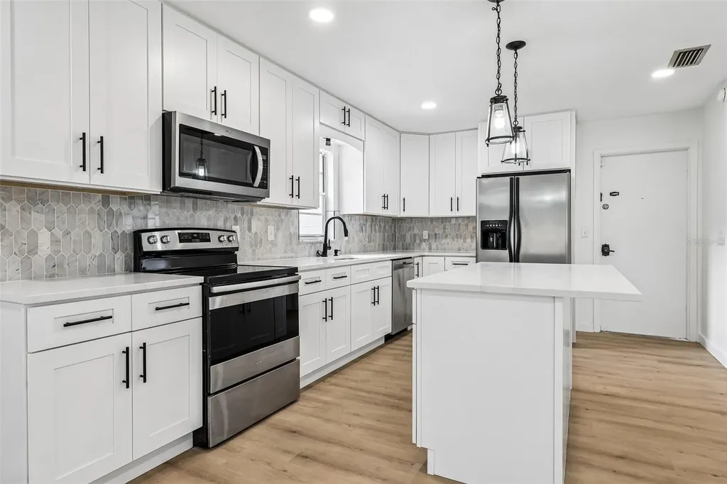 2713 Yucca Street Orlando FL 32807
