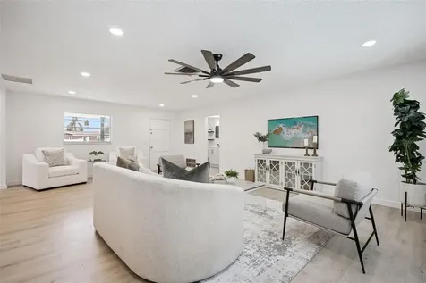 2713 Yucca Street Orlando FL 32807