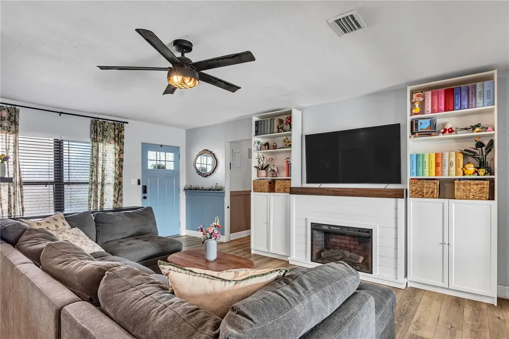 1632 Hollis Drive Orlando FL 32822