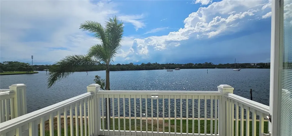 3747 Pompano Drive SE St Petersburg FL 33705