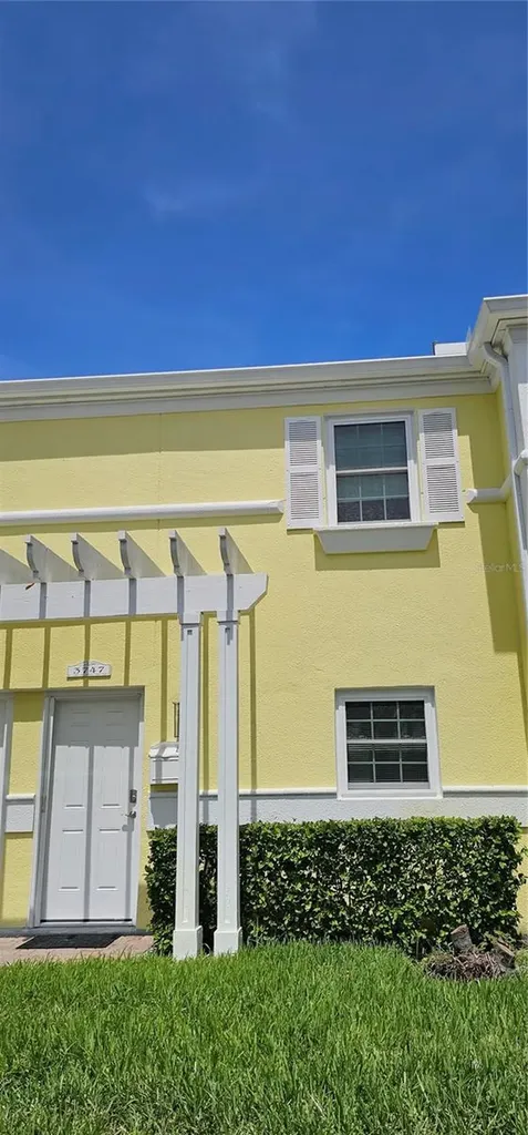 3747 Pompano Drive SE St Petersburg FL 33705
