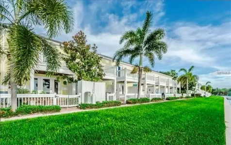 3747 Pompano Drive SE St Petersburg FL 33705