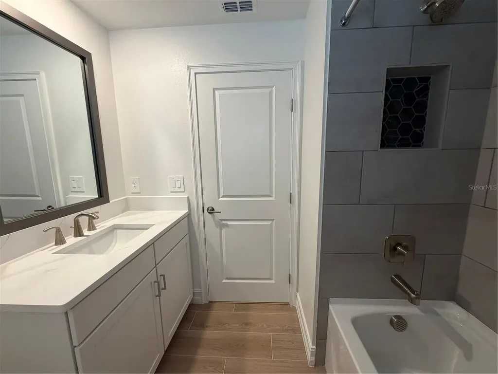 1523 W Chestnut Street Tampa FL 33607