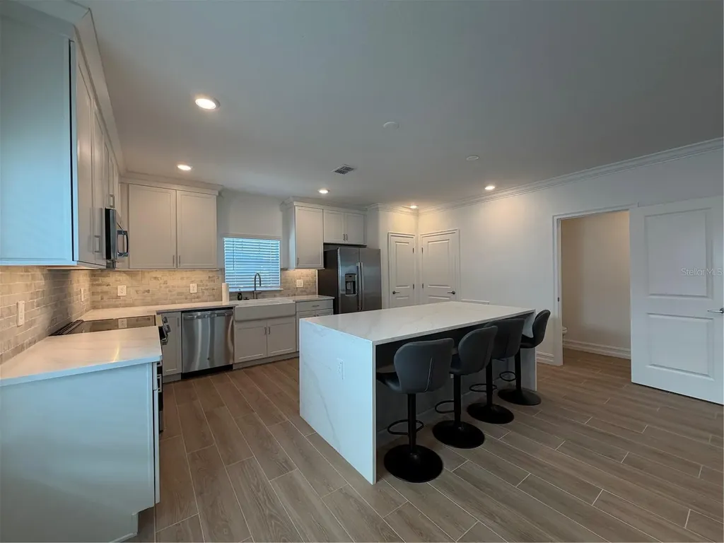 1523 W Chestnut Street Tampa FL 33607