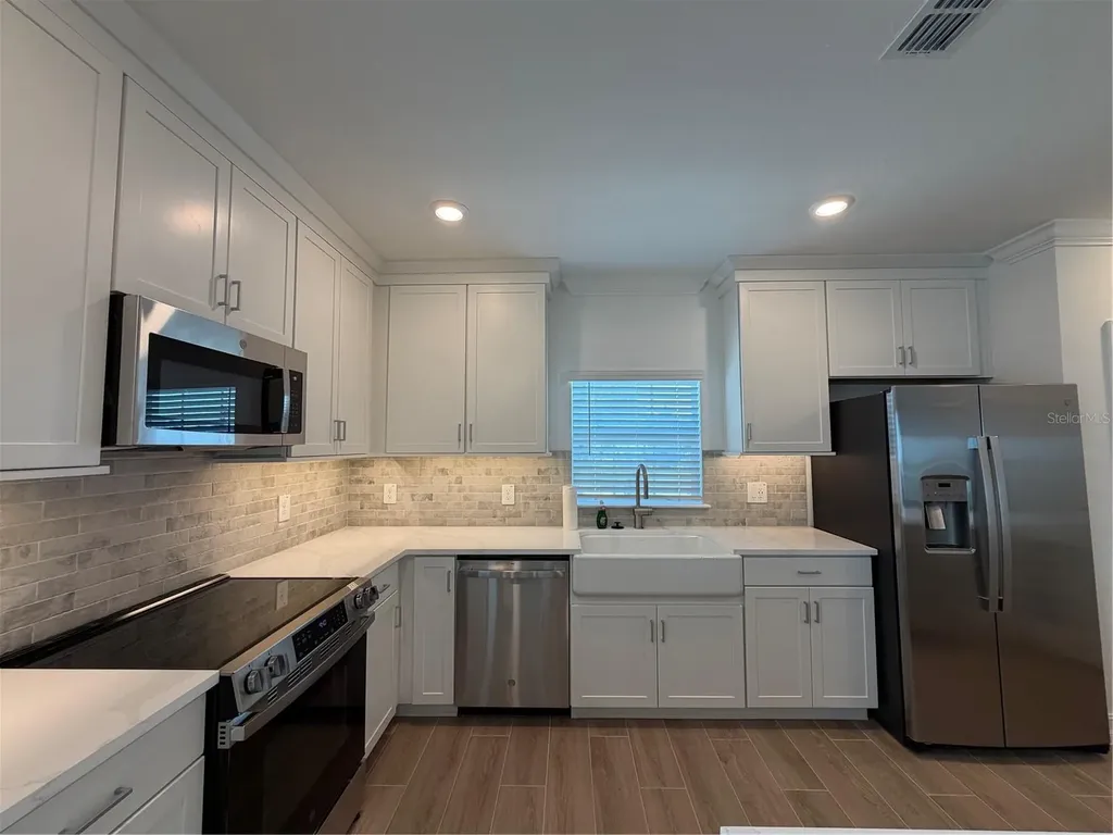 1523 W Chestnut Street Tampa FL 33607