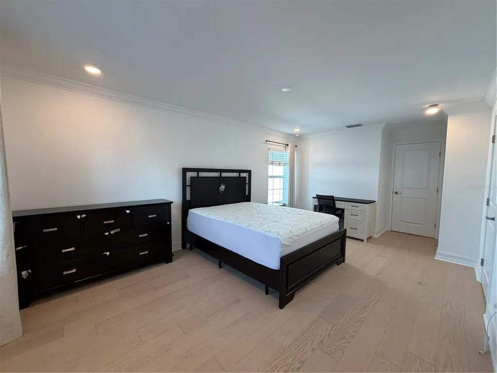 1523 W Chestnut Street Tampa FL 33607