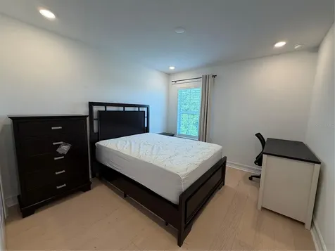 1523 W Chestnut Street Tampa FL 33607