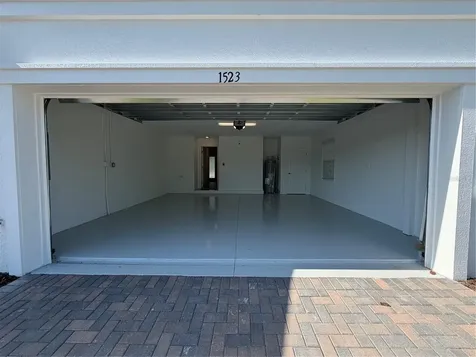 1523 W Chestnut Street Tampa FL 33607