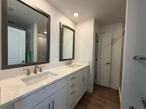 1523 W Chestnut Street Tampa FL 33607