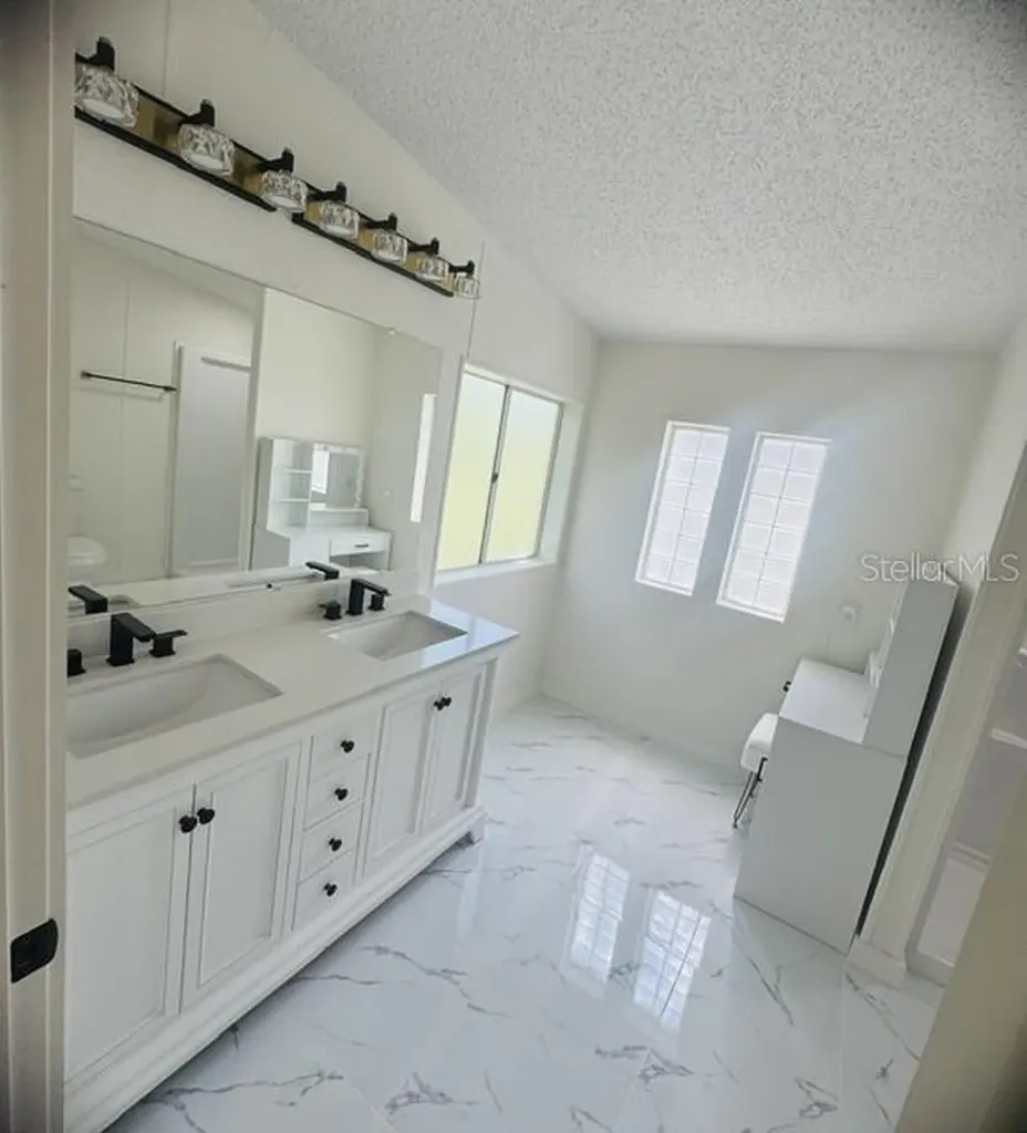 11898 SW 36th Way Webster FL 33597