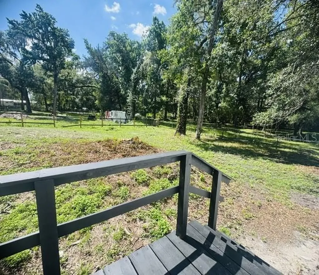 11898 SW 36th Way Webster FL 33597