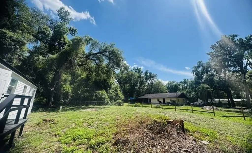 11898 SW 36th Way Webster FL 33597