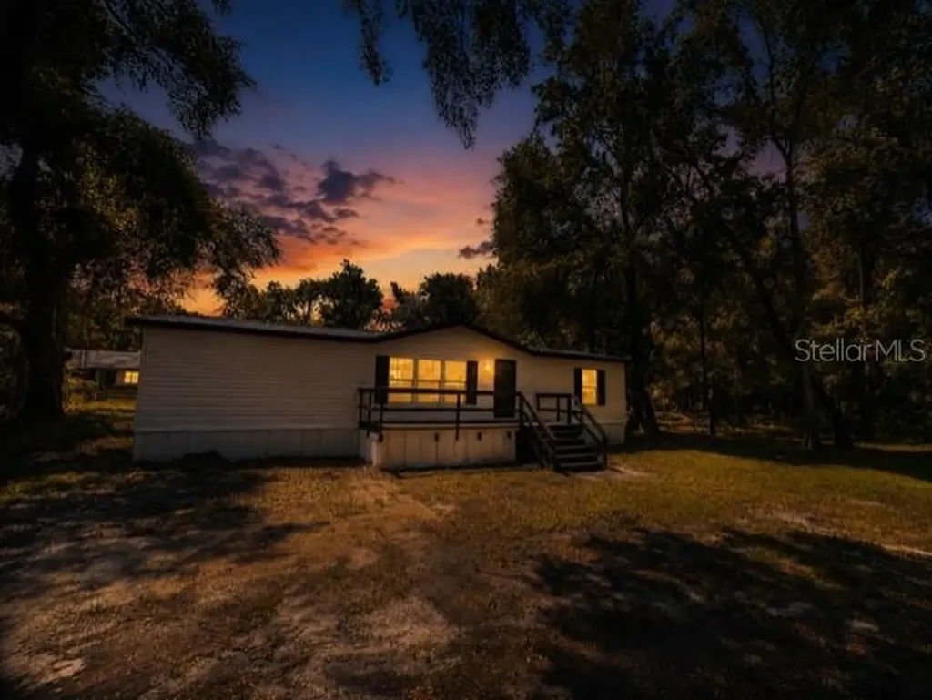 11898 SW 36th Way Webster FL 33597