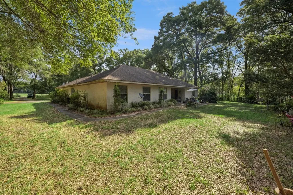 16230 NW 53rd Street Morriston FL 32668