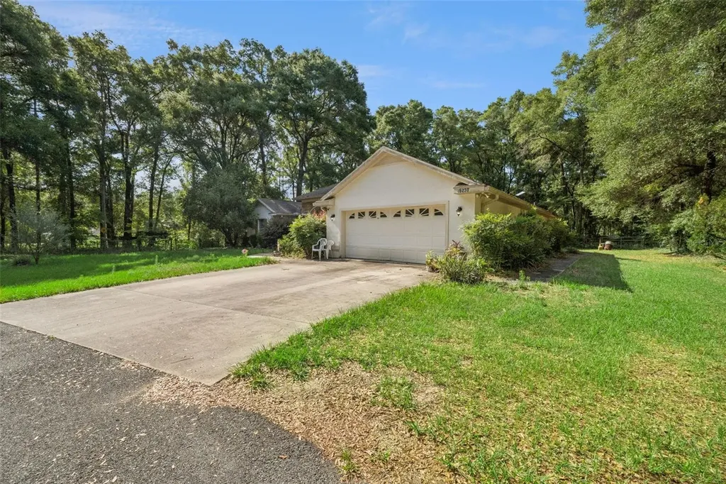 16230 NW 53rd Street Morriston FL 32668