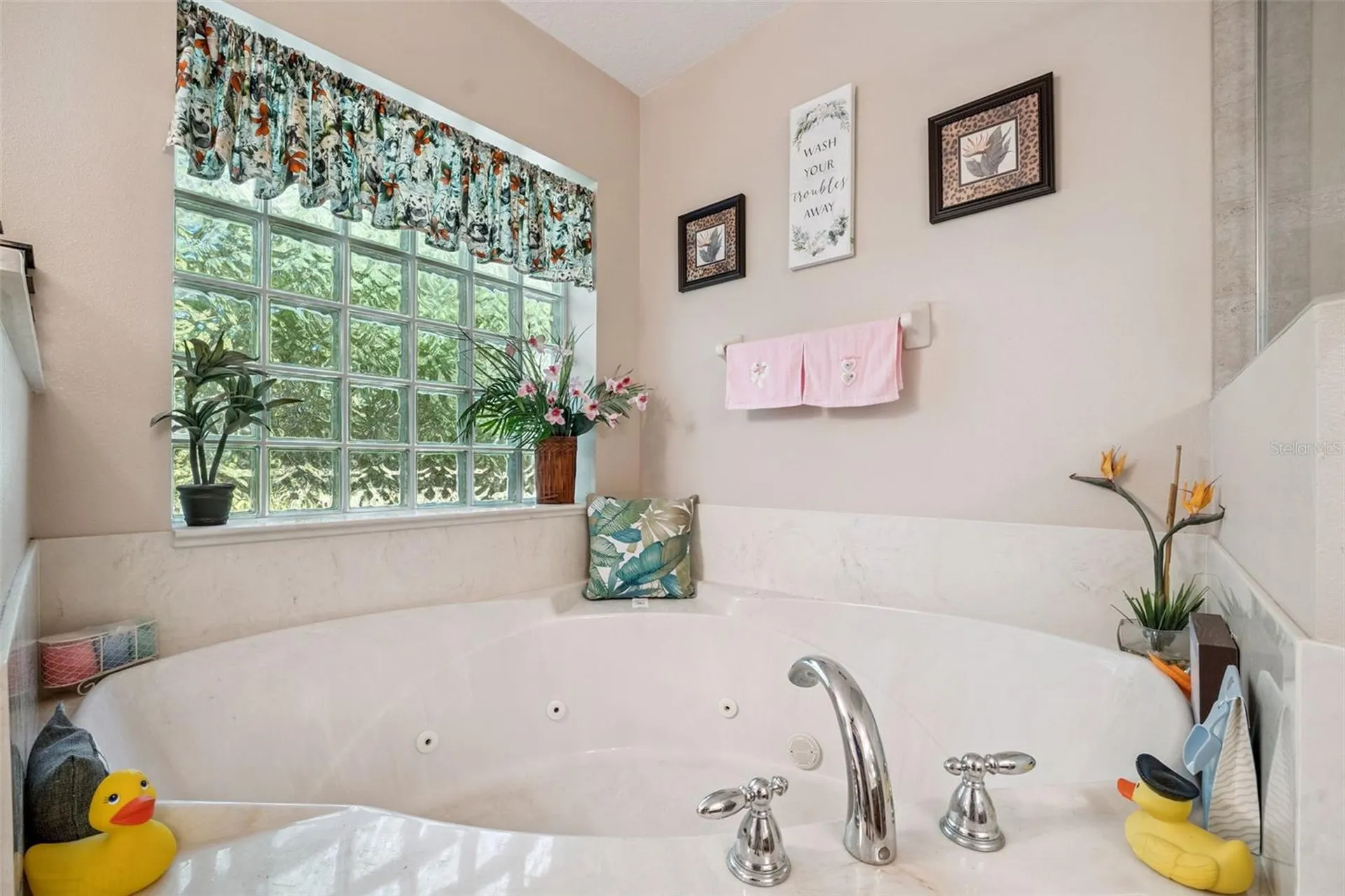 16230 NW 53rd Street Morriston FL 32668