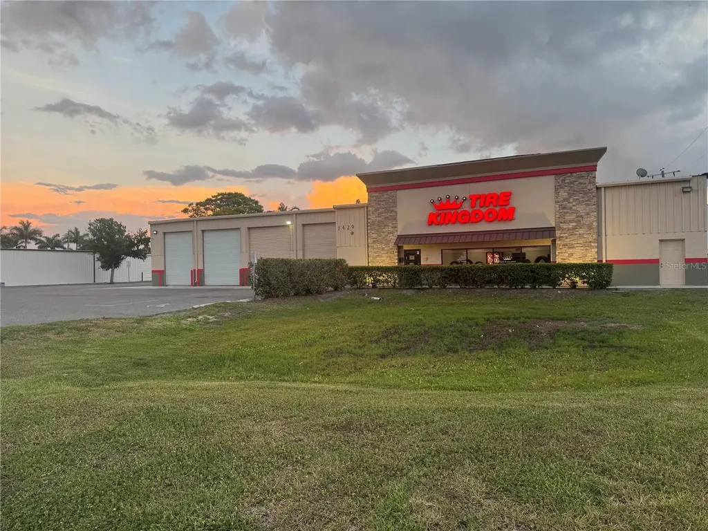 1429 10th Street E Palmetto FL 34221