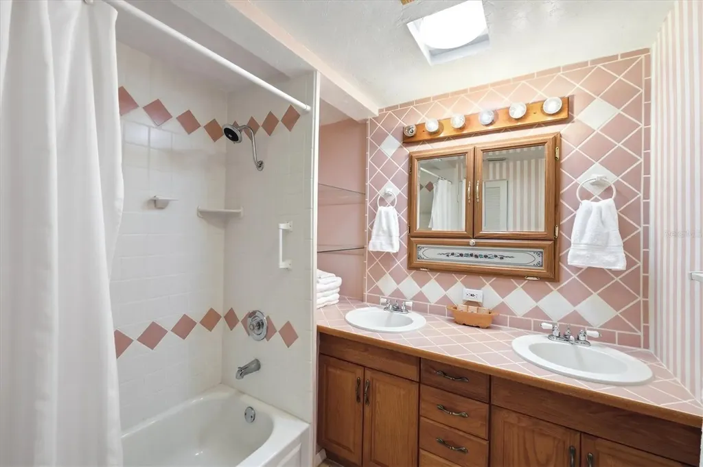 2233 Alice Road Sarasota FL 34231