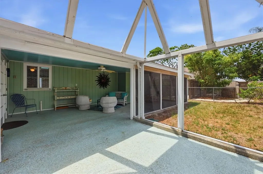2233 Alice Road Sarasota FL 34231