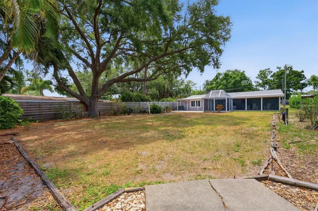 2233 Alice Road Sarasota FL 34231