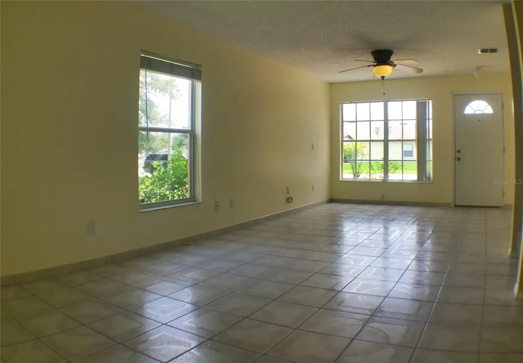 2320 Justin Avenue Orlando FL 32826