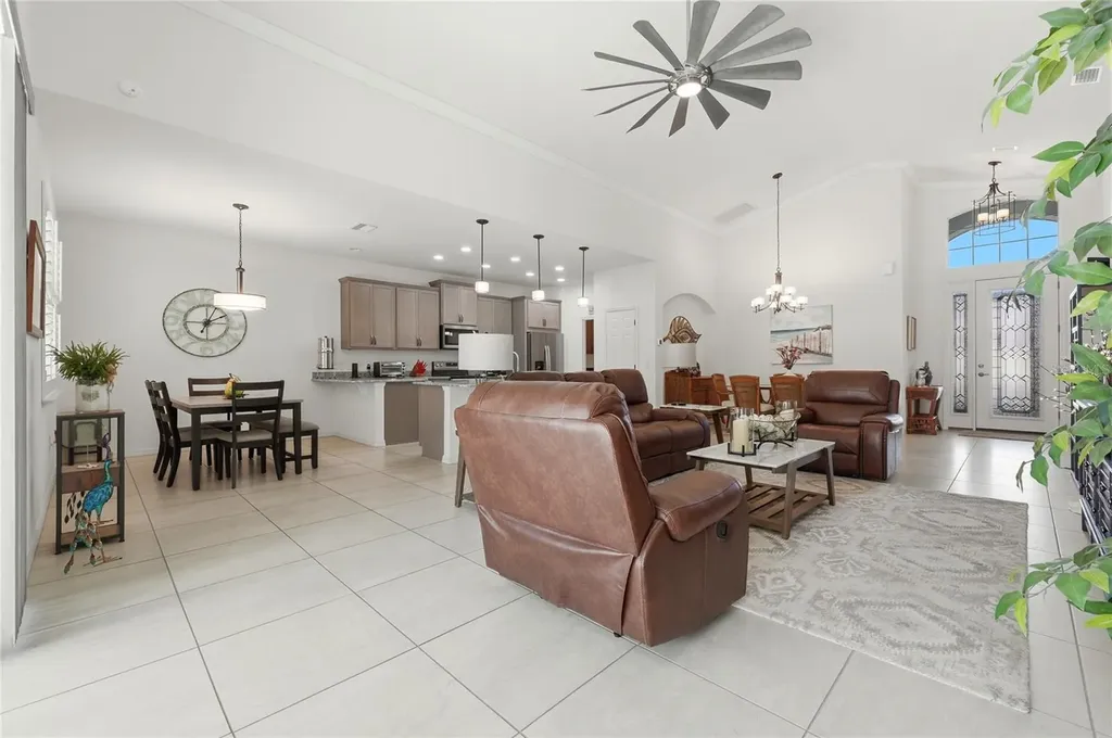 1033 Sawgrass Drive Winter Haven FL 33884