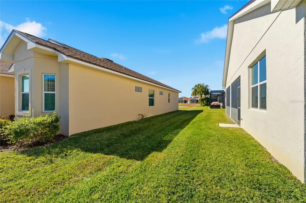 1033 Sawgrass Drive Winter Haven FL 33884