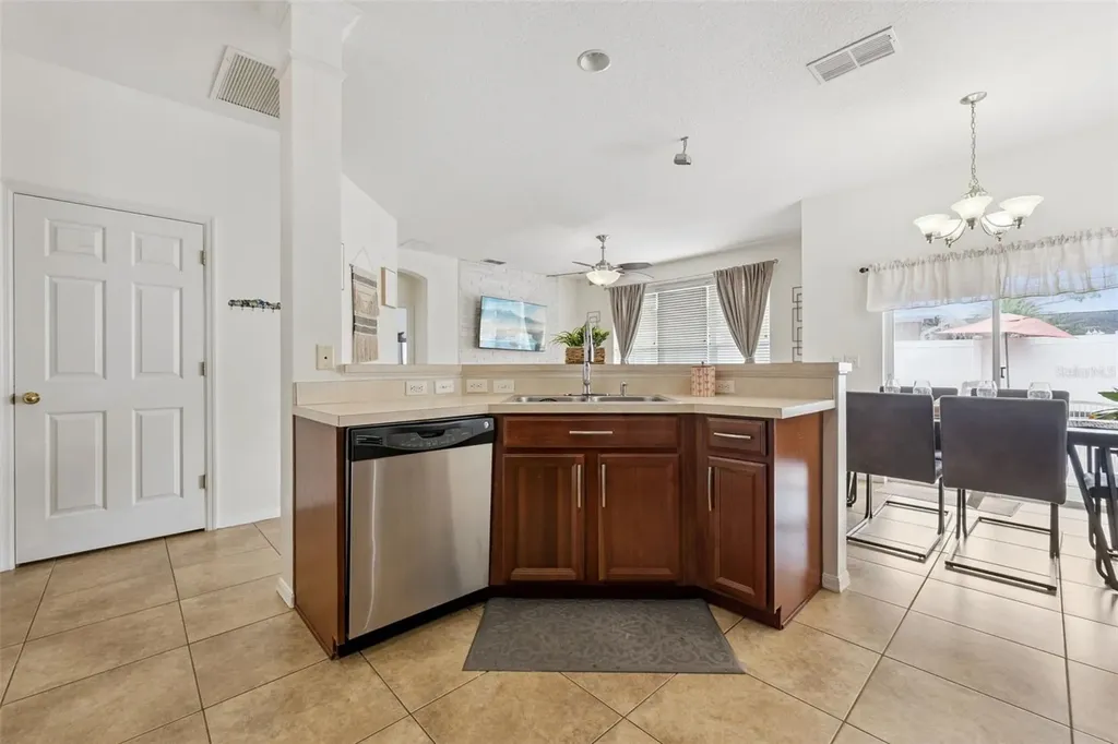 7514 Bear Claw Run Orlando FL 32825