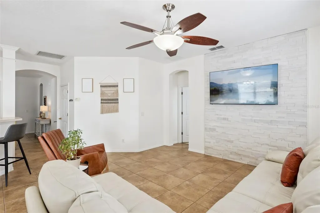 7514 Bear Claw Run Orlando FL 32825