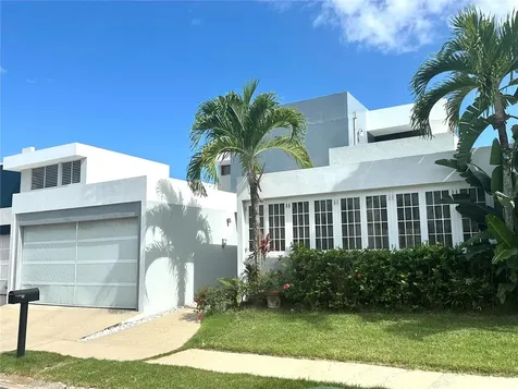 Mansiones Reales Principe De Asturias Guaynabo PR 00969