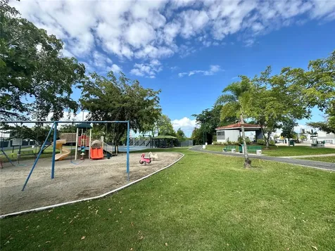 Mansiones Reales Principe De Asturias Guaynabo PR 00969