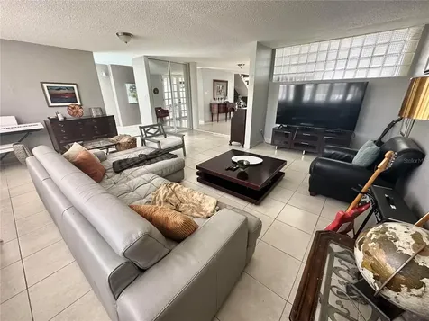Mansiones Reales Principe De Asturias Guaynabo PR 00969