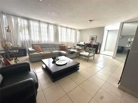 Mansiones Reales Principe De Asturias Guaynabo PR 00969