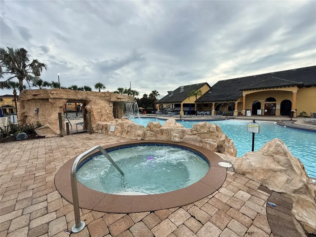 8977 Bismarck Palm Road Kissimmee FL 34747