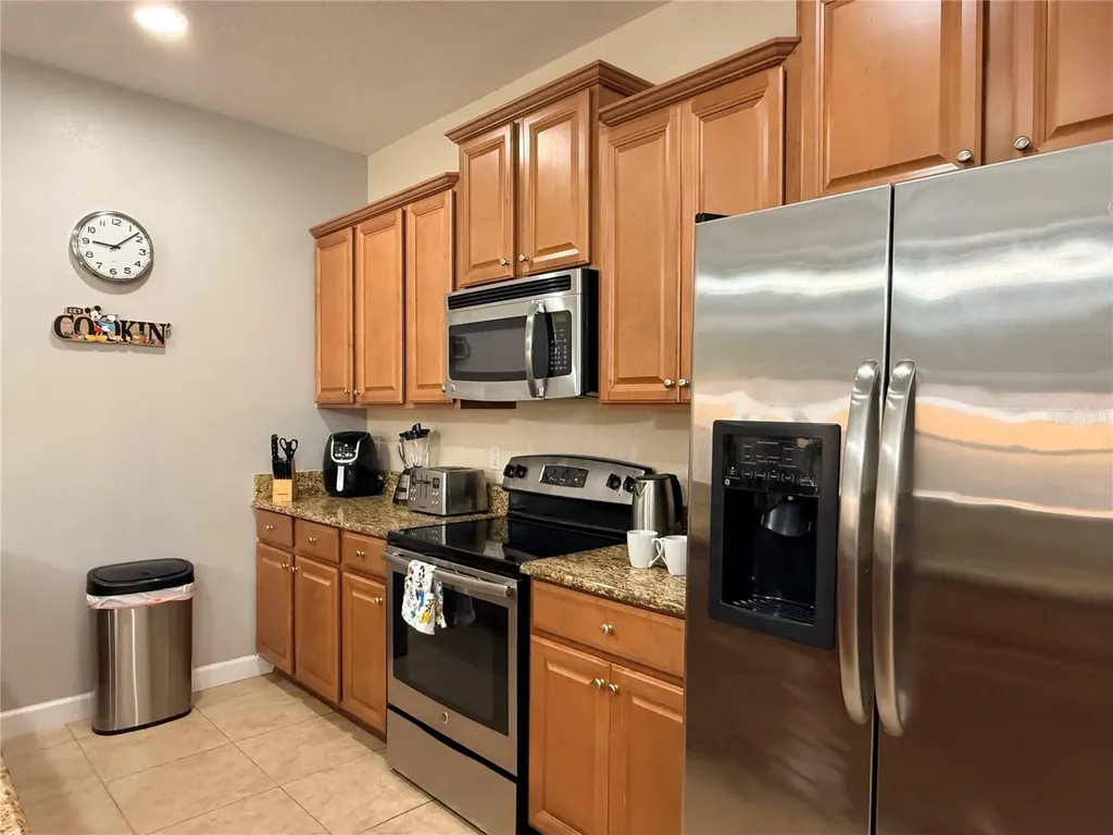 8977 Bismarck Palm Road Kissimmee FL 34747