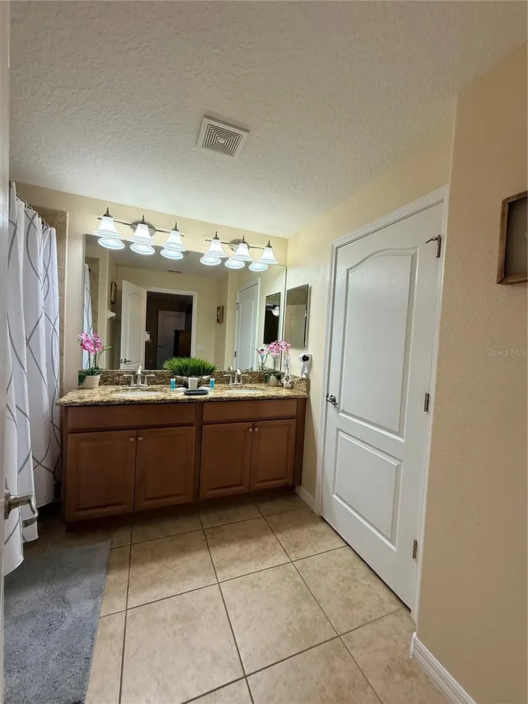 8977 Bismarck Palm Road Kissimmee FL 34747