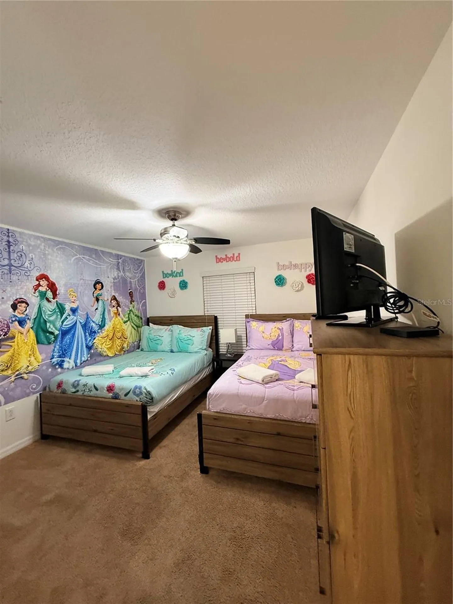 8977 Bismarck Palm Road Kissimmee FL 34747