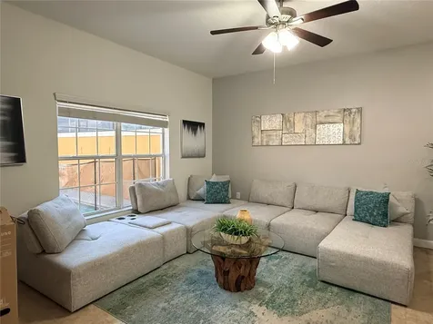 8977 Bismarck Palm Road Kissimmee FL 34747
