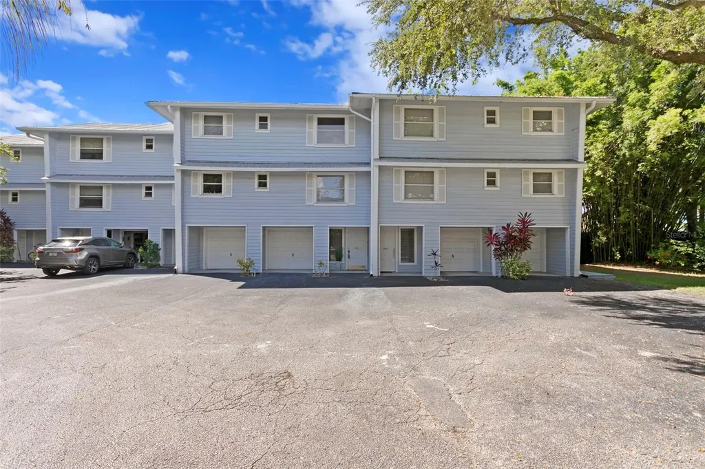 4863 W Flamingo Road Tampa FL 33611